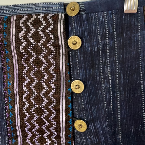 Stunning Skirt with Coin Buttons - Picture 2 of 8